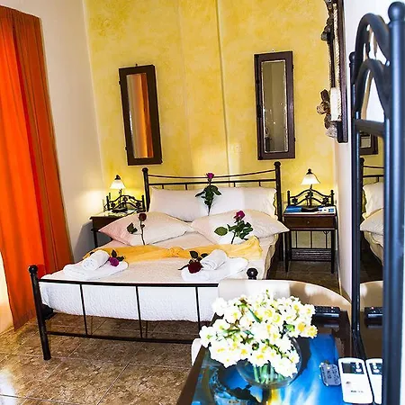 Aparthotel Toula Firá